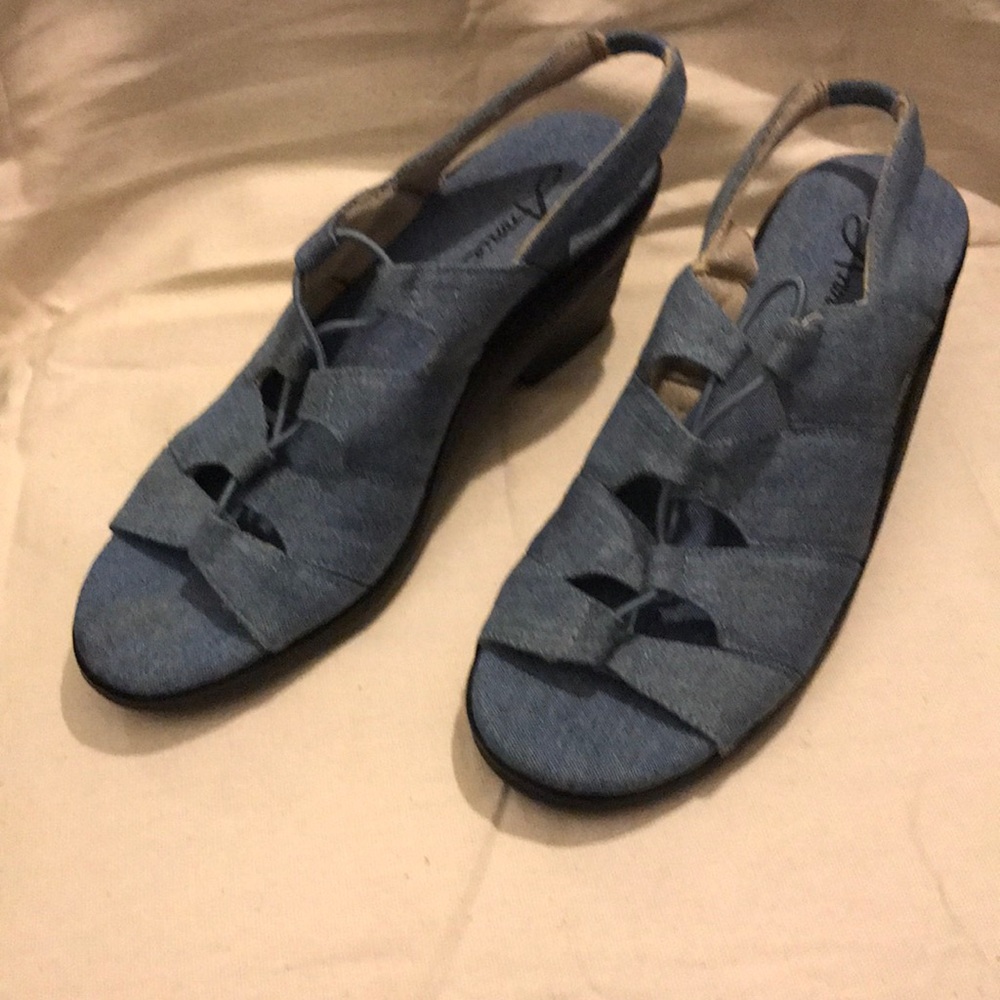 Sandal - Picture 2 of 2